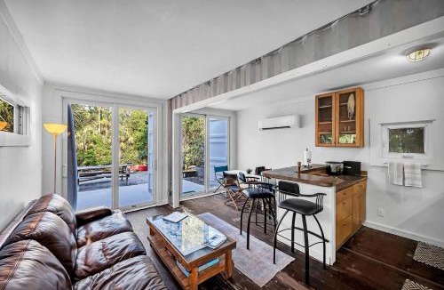 Jupiter Farms House | Upcycled Shipping Containers Transformed into a Glamping Home for a Unique Florida Vacation