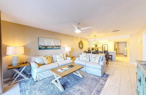 Miramar Beach Condo | Updated 1st-floor condo with large private balcony, pool, grills, firepit, & gym
