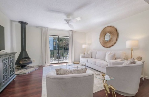 Vestavia Hills Apartment | Updated 2 Bedroom minutes from Samford/Vestavia