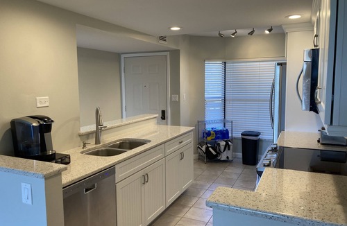 South Pasadena Condo | Updated 2nd floor 2/2 Condo just 5 minutes to top-ranked St Pete Beach