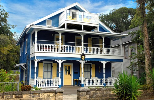 Lincolnville Apartment | Updated Adorable Downtown Small Apartment. Just Park & Walk Everywhere in Town!
