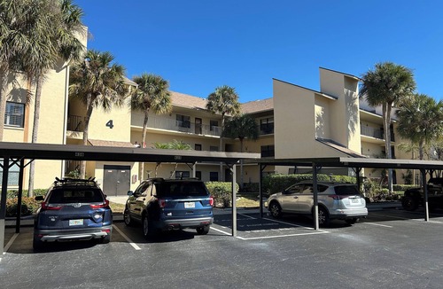 Biggar Condo | Updated condo in the golf community of Cross Creek in the heart of Fort Myers!