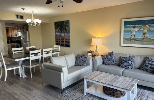 Clearwater Beach Condo | Updated condo just steps to the white sand beaches of Clearwater Beach