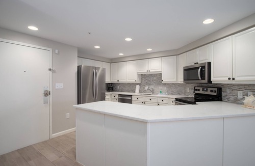 Sandestin Condo | Updated Condo w/Beach View, Balcony, Tropical Pool, Tiki Bar, Hot Tub, Tram.