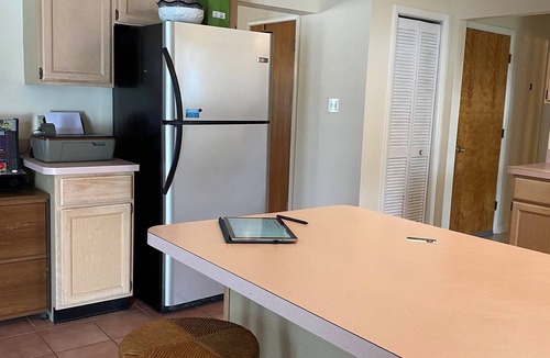 Southend House | Updated Family Beach House with fenced yard - 5 min walk to the beach!