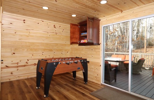 Newland Cabin | Updated for Comfort, Built for Bliss. Elk Cabin is the One You Dont Want to Miss