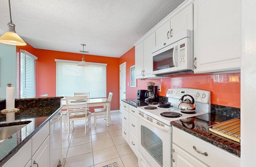 Sea Trail Condo | Updated golf resort condo near beach with pool, tennis/pickleball & private deck