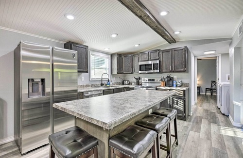 Manattee Road Cottage | Updated Home Near Manatee Springs State Park!