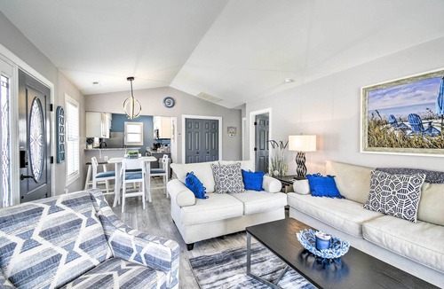 Myrtle Beach Cottage | Updated Myrtle Beach Cottage w/Shared Pool!