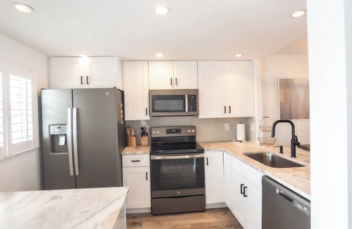 New Smyrna Beach Condo | Updated Oceanview 2/2 | Private Balcony, Heated Pool, and Beach Access