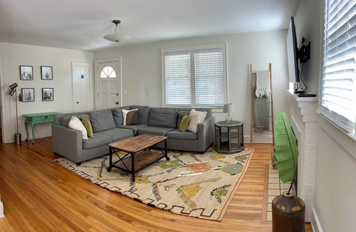 North Charleston House | Updated Park Circle Retreat - 3 Queens - Modern & Family-Friendly -N Chs