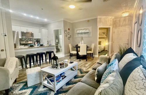 Seminole Condo | UPDATED REMODELED CONDO- NO STAIRS 2 MILES TO THE BEACH! PETS ok! HEATED POOL