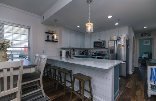 Edisto Island Condo | Updated Second Floor Condo w/Free Pool Access; Direct Beach Access; Cable TV/WiFi Access
