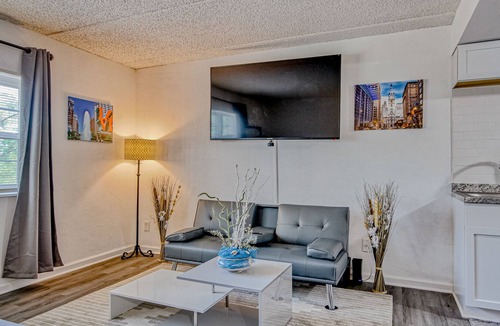 Surfside Beach Condo | Updated studio with WiFi, full kitchen, onsite pool and tennis courts