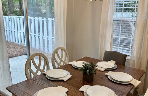 Columbia House | Updated Townhome Close to I20/26