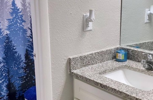 Peachtree Corners Apartment | Upgraded 1bdrm Apartment & Amenities close to Shopping Center