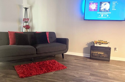 Peachtree Corners Apartment | Upgraded 1bdrm Apartment & Amenities close to Shopping Center