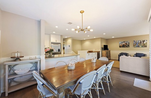 West Beach Village House | Upgraded 4BR Fairway Oaks Villa, Golf Views, Pet-Friendly, Close to Beach!