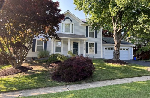 Colesville House | Upgraded, beautiful 4 BD Colonial in Silver Spring home
