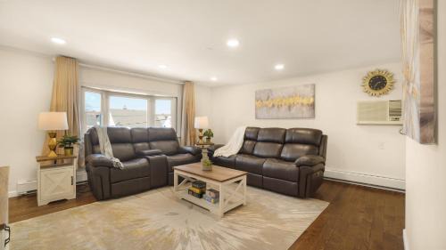 Valley Stream Apartment | Upgraded Haven with Free Parking! Close to the Airport!