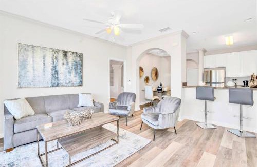 West Kissimmee House | Upscale 3BR Near Disney - Pool and Hot Tub!
