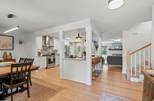 Greer House | Upscale 4/3 Greer Retreat w/Fire Pit 5 min to DT
