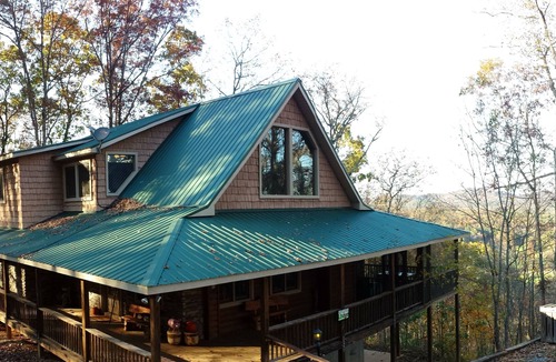 Morganton House | Upscale And Roomy Mountain Retreat