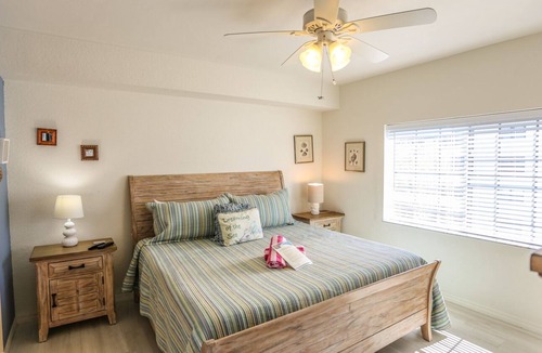 South Island Condo | Upscale condo w. Gulf views, pool access + 2-wk minimum