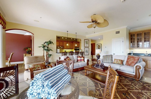 Holmes Beach Condo | Upscale condo with large deck & shared pool - just steps from the beach