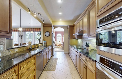 Holmes Beach Condo | Upscale condo with large deck & shared pool - just steps from the beach