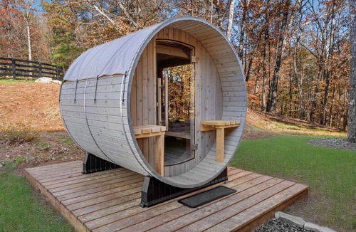 Gainesville Cottage | Upscale Equestrian Farm Cottage with Sauna