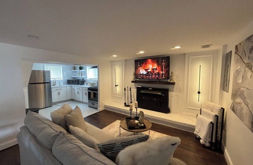 Marley House | Upscale Escape with Private Garden-Perfect for Relax & Intimate Moments