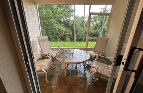New Tampa House | Upscale Long Stay -KING Bed -POOL-Wifi -Tampa Palms -Moffitt -Gated -Pets OK-HK1