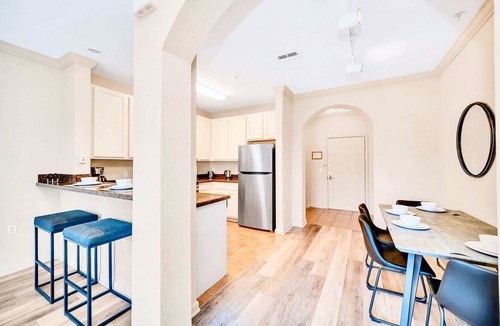 West Kissimmee Condo | Upstay 2BR Condo w Pool/Hot Tub—Near Disney