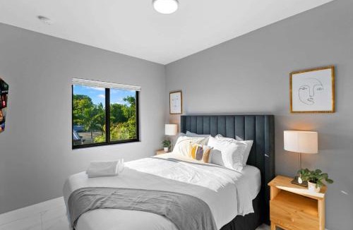 Liberty City Apartment | Urban Comfort - 20min to Beach & Airport