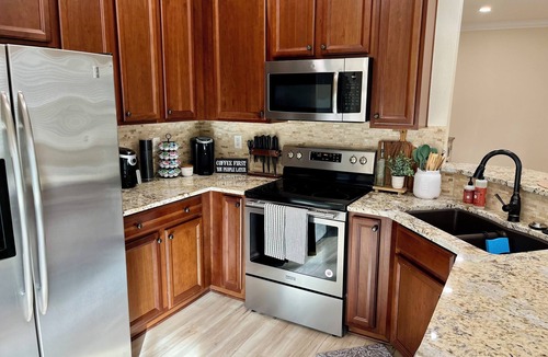 Baymeadows House | Urban Oasis - Your Ideal Home Away from Home!
