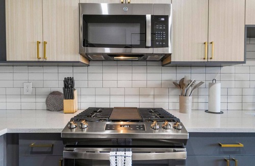 Aurora Highlands Apartment | UrbanDelight Crystal City Mins to DC Free Parking