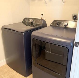 Knoxville House | UrbanRetreat 2BR Garage 15 min to UT MedDtwn