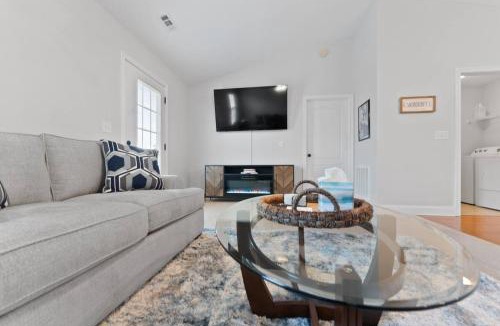 Knoxville House | UrbanRetreat 2BR Garage 15 min to UT MedDtwn