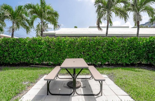 Downtown Hollywood Apartment | 70 m² Apartment ∙ 11 guests