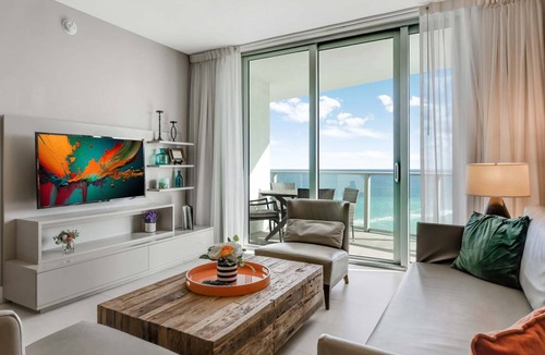 Hollywood South Central Beach Apartment | 108 m² Apartment ∙ 2 bedrooms ∙ 6 guests