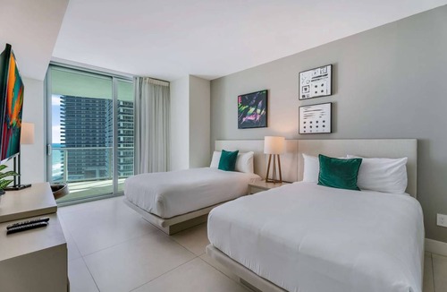 Hollywood South Central Beach Apartment | 108 m² Apartment ∙ 2 bedrooms ∙ 6 guests