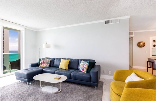 Hollywood South Central Beach Condo | 127 m² Condo ∙ 2 bedrooms ∙ 6 guests