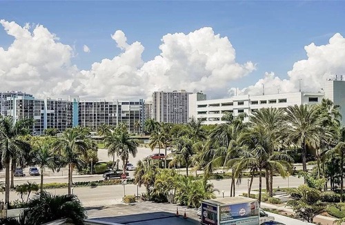 Hollywood South Central Beach Apartment | 111 m² Apartment ∙ 2 bedrooms ∙ 6 guests