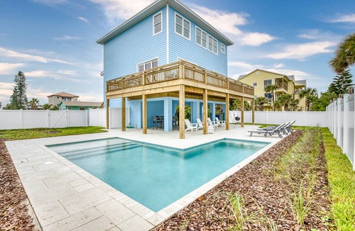 Bethune Beach House | 445 m² House ∙ 4 bedrooms ∙ 10 guests
