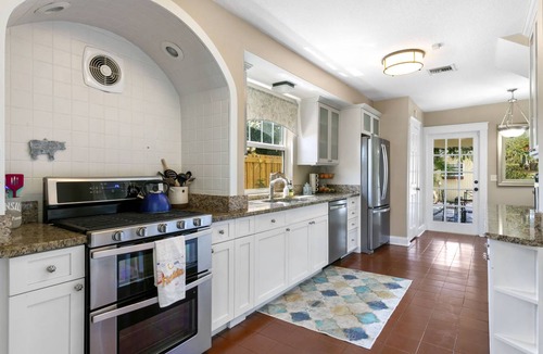 Old Northwood House | 232 m² House ∙ 4 bedrooms ∙ 9 guests