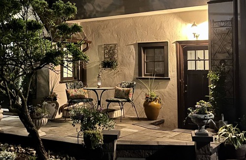 Wayne House | Ushmila's Nest - Private suite with 2 rooms & Bathroom.