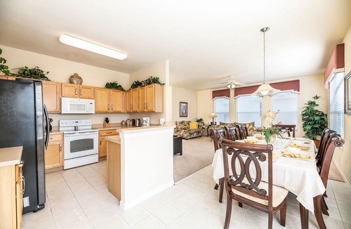 Cypress Pointe Villa | UTOPIA-10 mins Disney, UPGRADED Pool/Spa,Games Room, WIFI,Gated Community