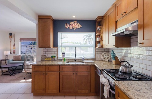 Little Venice House | Vaca Vista 3 bed 3 bath pool and 2 jacuzzi`s 40 ft of dockage 2 kayaks 2 paddleboards