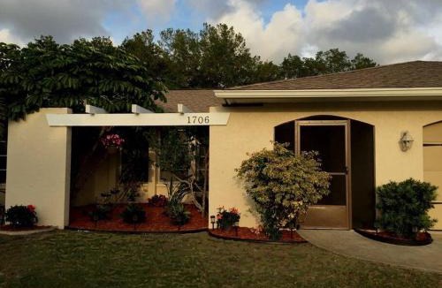 Venice Gardens House | Vacation Home on Coral Sands